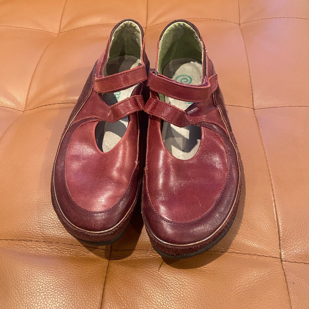 Naot Garnet Red Mary Jane EU 36 US 5-5.5